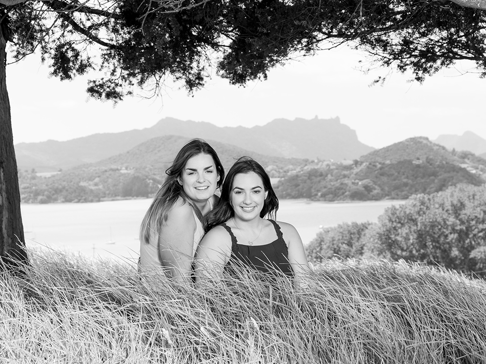 Sisters with manaia_01-19-5432-Edit